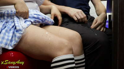 Teine a'oga laititi o lo'o alu atu i le vasega ile meaaoga-xsanyAny